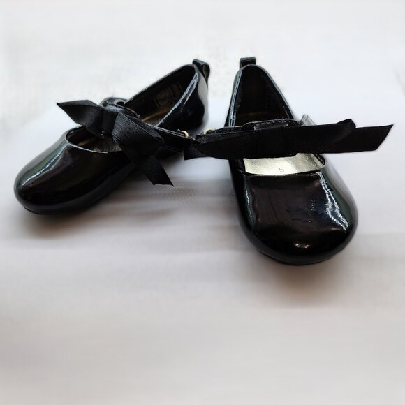 Girls MaryJane Shoes In Faux Patent Black - Picture 7 of 10